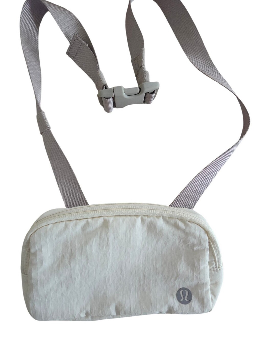 Lululemon Everywhere Belt Bag, Cream Color, Green Zip